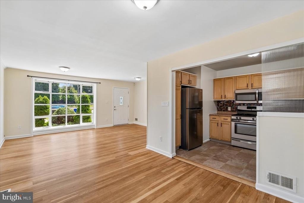 13012 Georgia Avenue - Photo 8