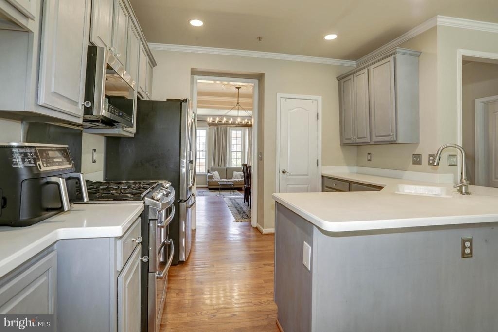 11906 Castlegate Court - Photo 14