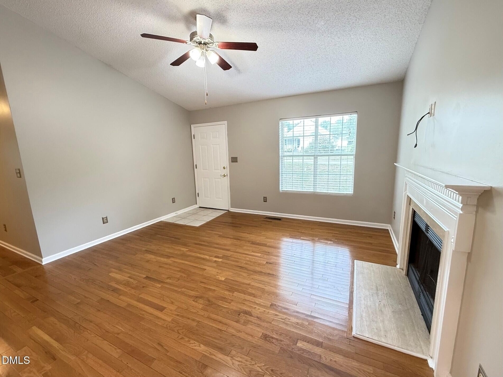 610 E Jones Avenue - Photo 2