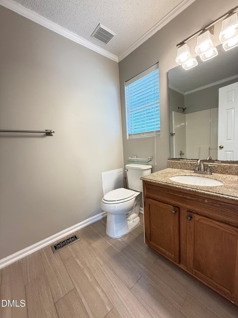 610 E Jones Avenue - Photo 11