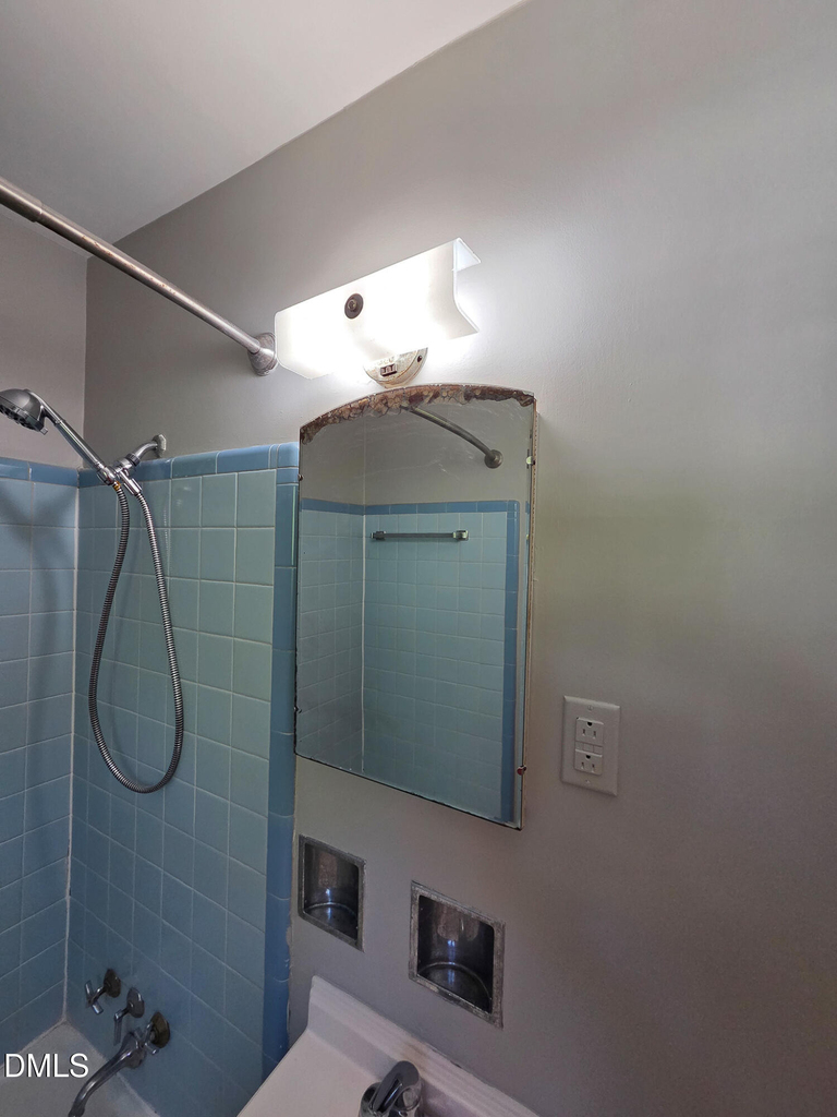 3428 Wade Avenue - Photo 3