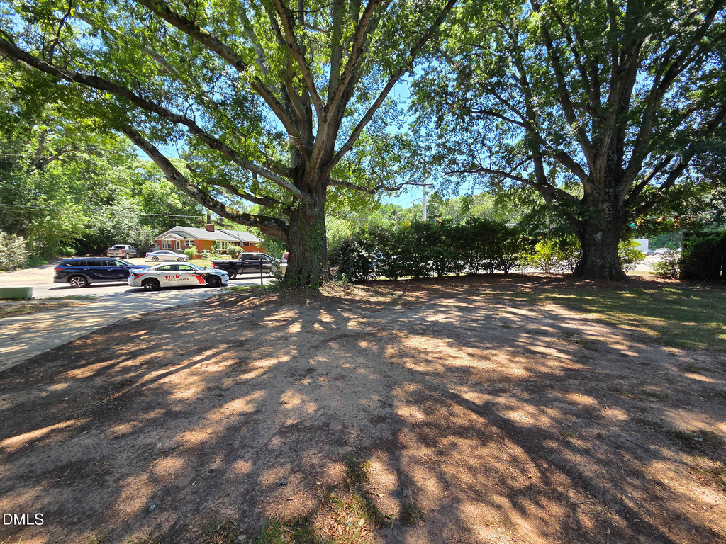 3428 Wade Avenue - Photo 2