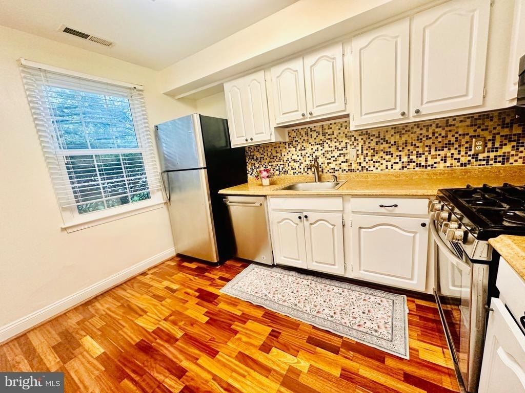 732 Quince Orchard Boulevard - Photo 7