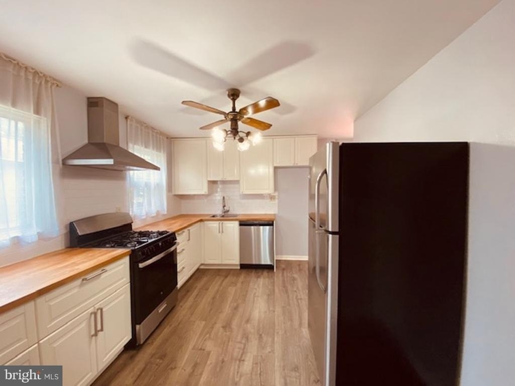 4418 Ives Street - Photo 2