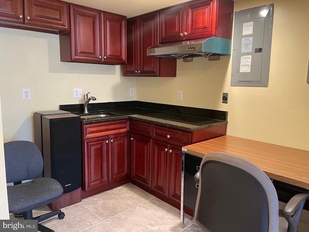 18621 Woodgate Place - Photo 7