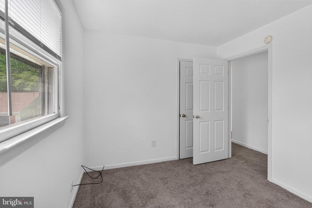 351 Calvert Street - Photo 9