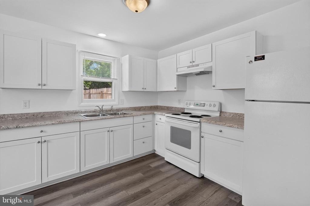 351 Calvert Street - Photo 7