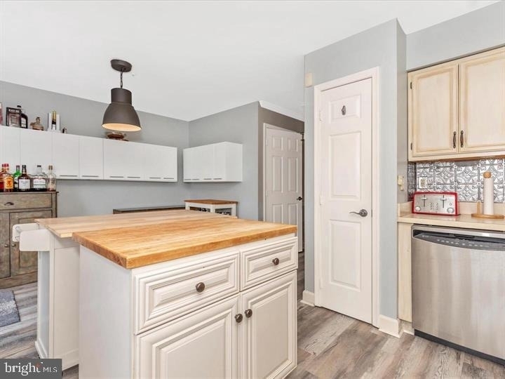 6338 Towncrest Court - Photo 9