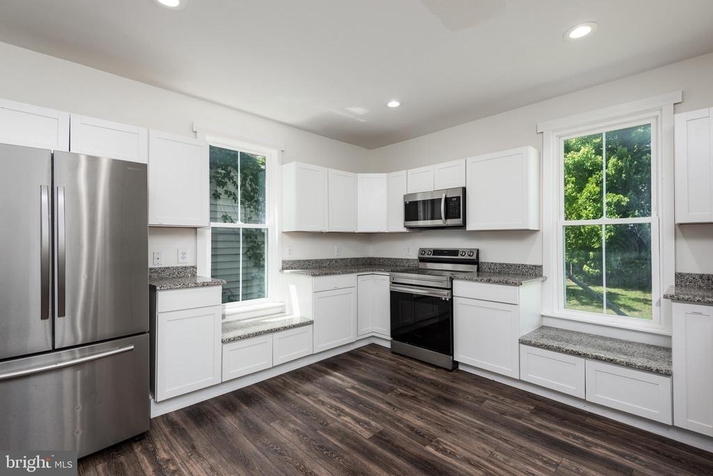 219 Willis Street - Photo 6