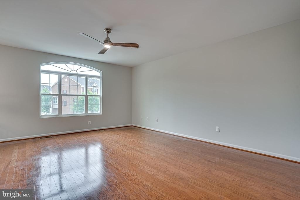 2895 Sedgemore Place - Photo 5