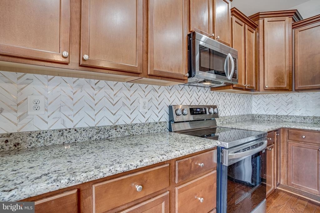 2895 Sedgemore Place - Photo 11