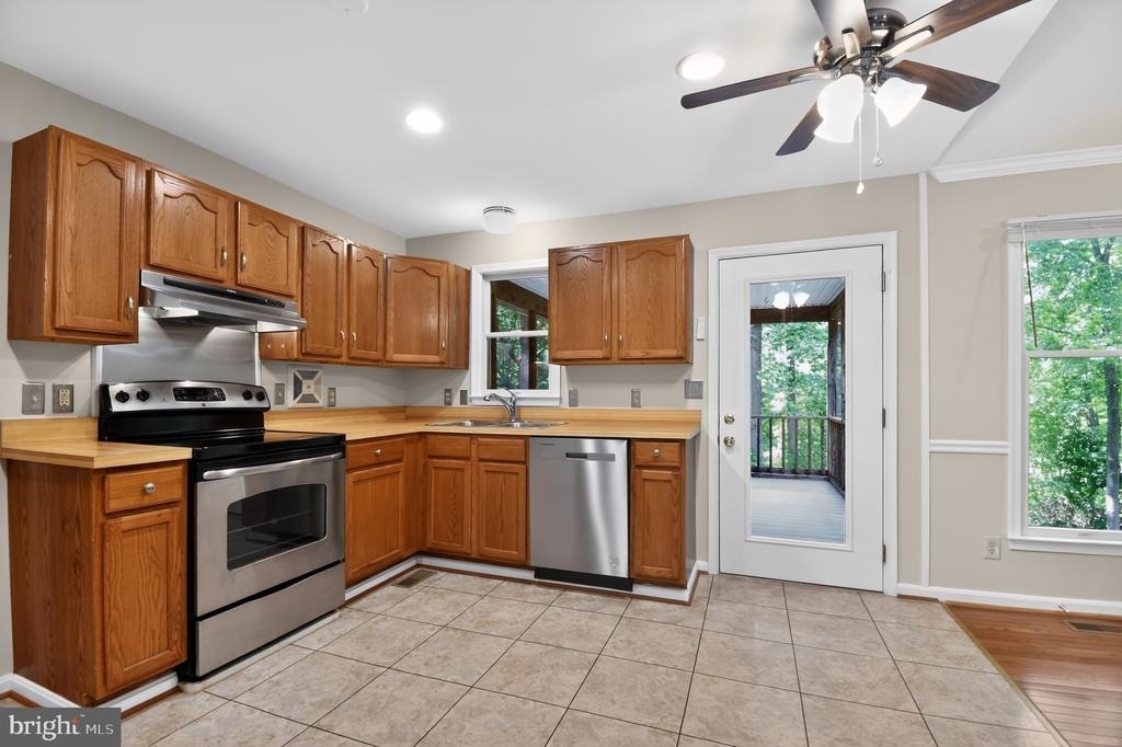 5118 Coach Court - Photo 9
