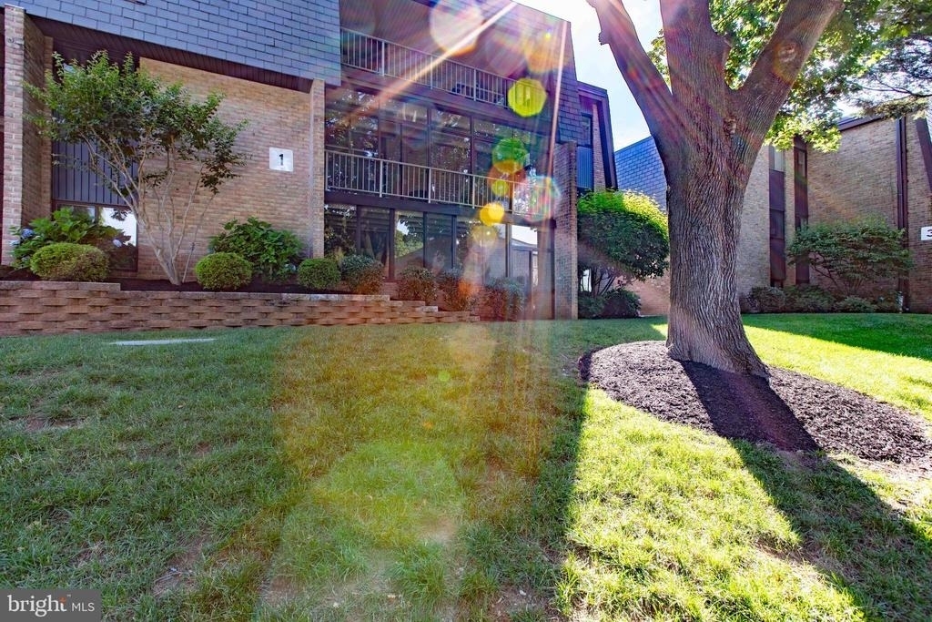 1 Stonehenge Circle - Photo 0