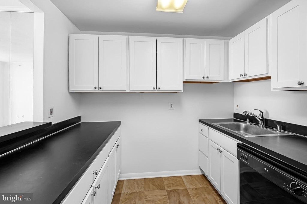 28 Allegheny Avenue - Photo 9