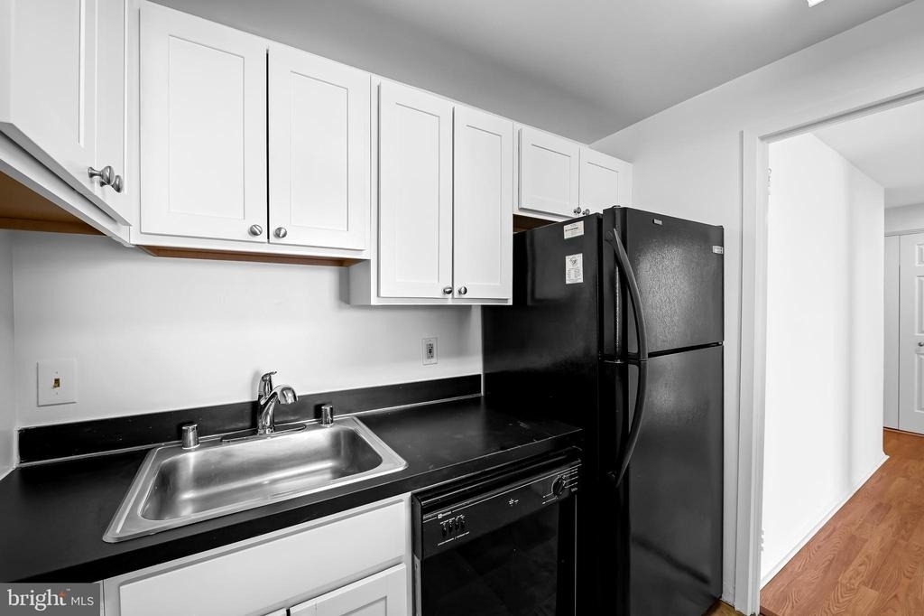 28 Allegheny Avenue - Photo 10