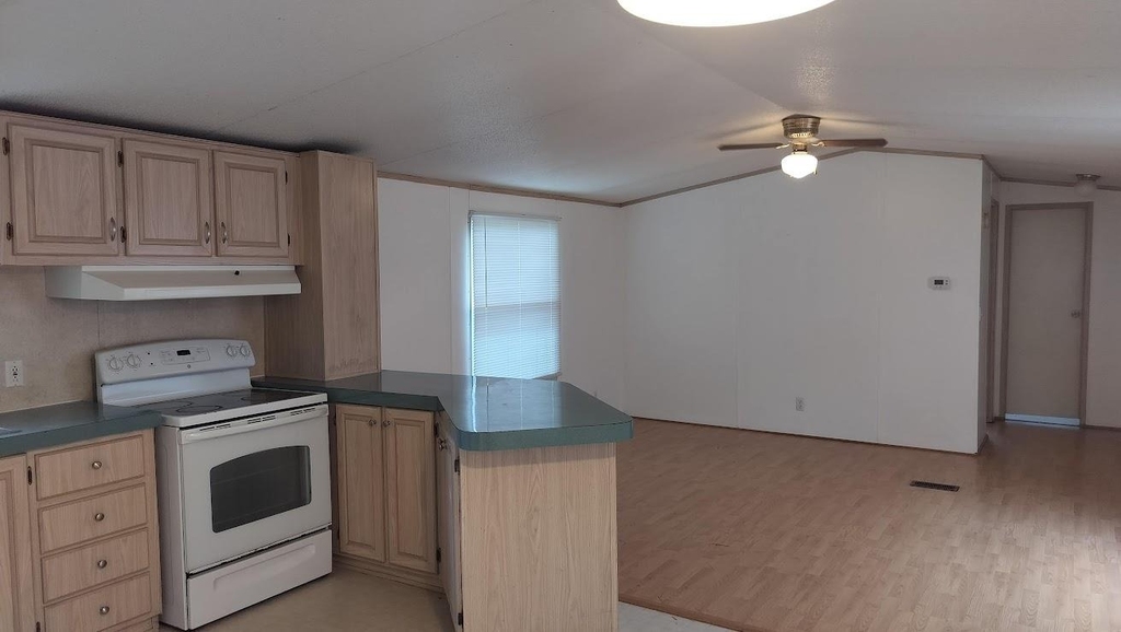 305 Woods Ln - Photo 5