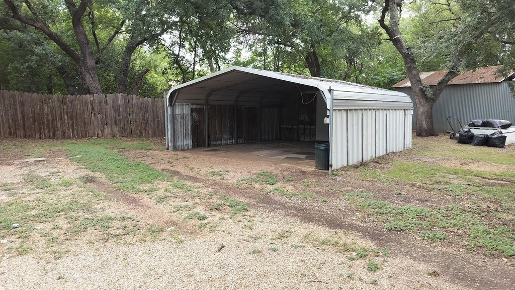 305 Woods Ln - Photo 12
