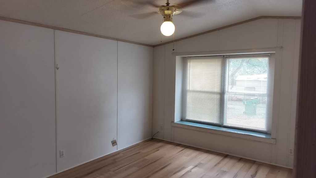 305 Woods Ln - Photo 6