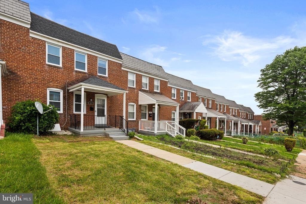 1015 Lyndhurst Street - Photo 1