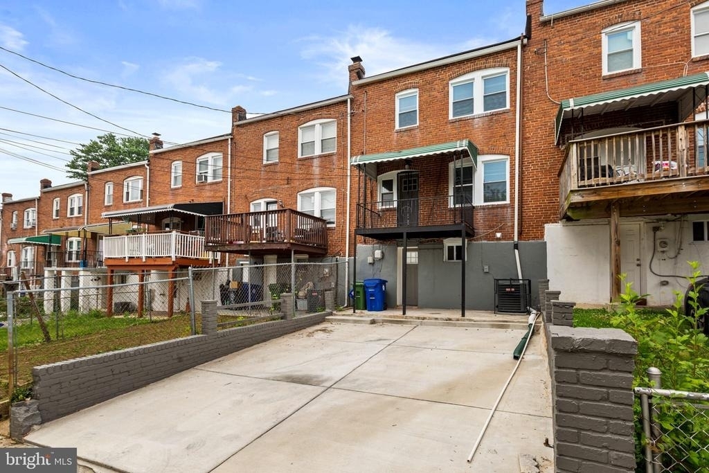 1015 Lyndhurst Street - Photo 33