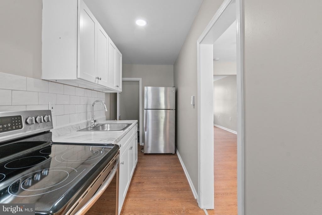 3427 Ravenwood Avenue - Photo 11