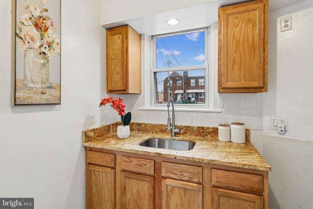147 Denison Street - Photo 6