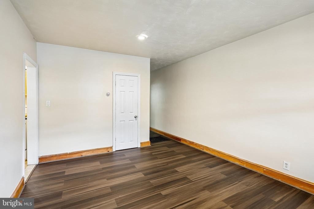 147 Denison Street - Photo 2