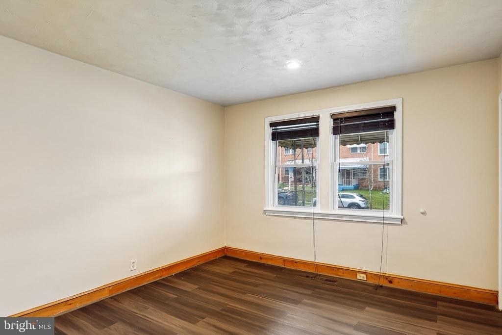 147 Denison Street - Photo 4