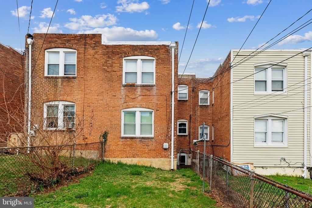147 Denison Street - Photo 19