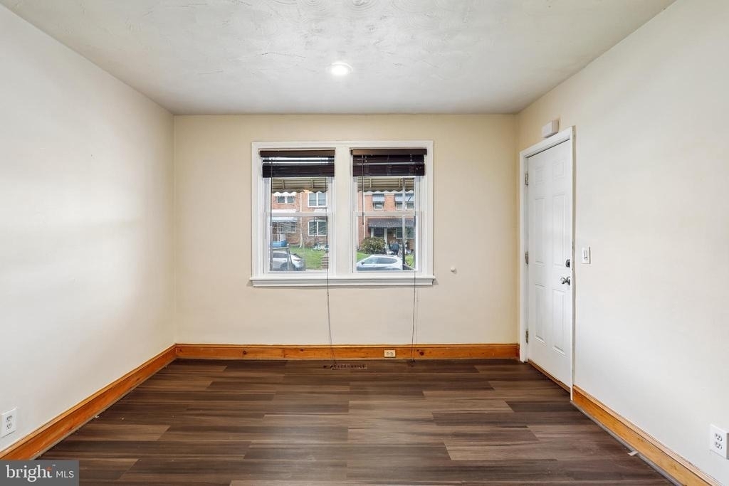 147 Denison Street - Photo 3