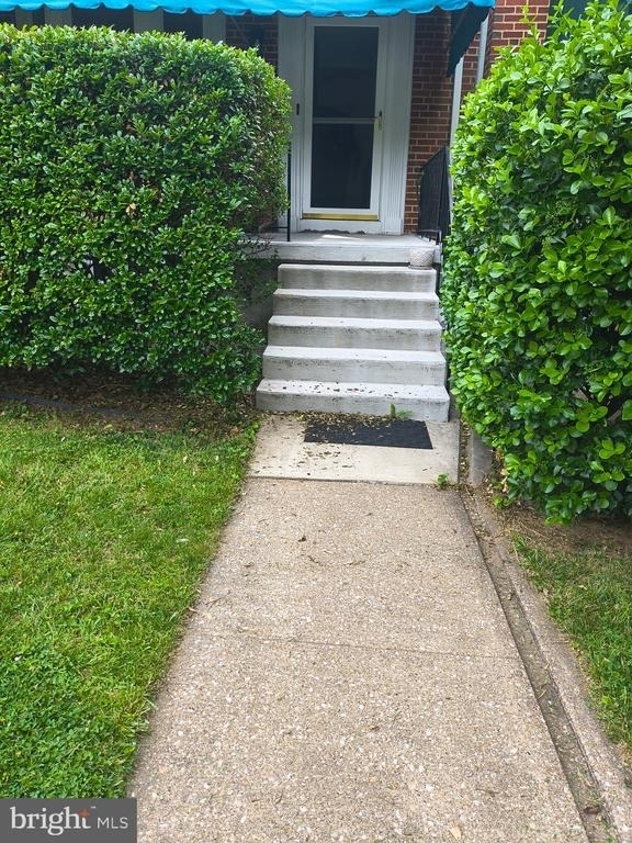 1008 E Lake Avenue - Photo 1