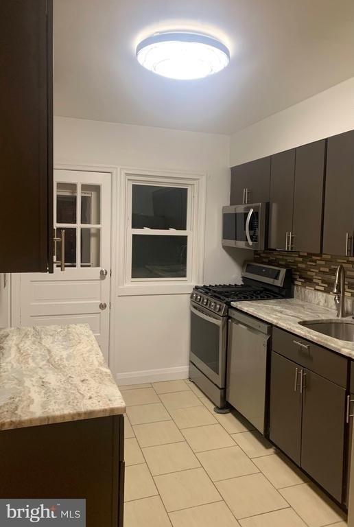 1008 E Lake Avenue - Photo 11
