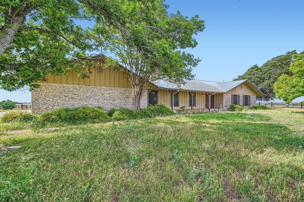 1850 County Road 105 - Photo 4