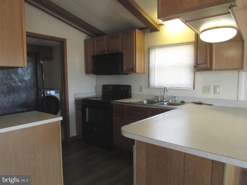 14446 Slim Street - Photo 2