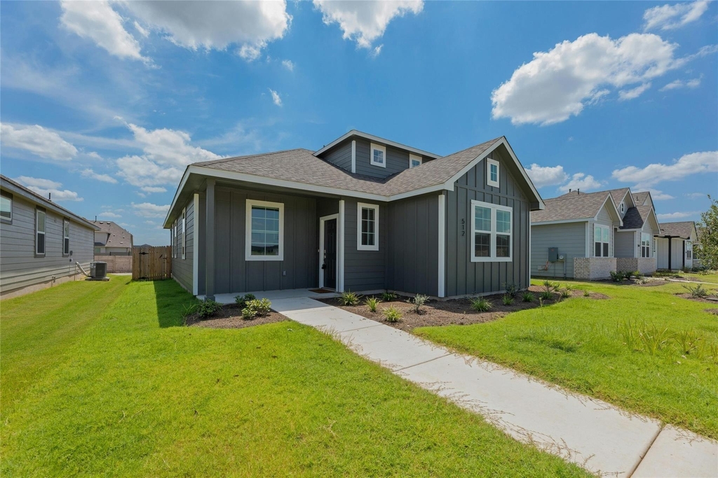 512 Clearlake Dr - Photo 1