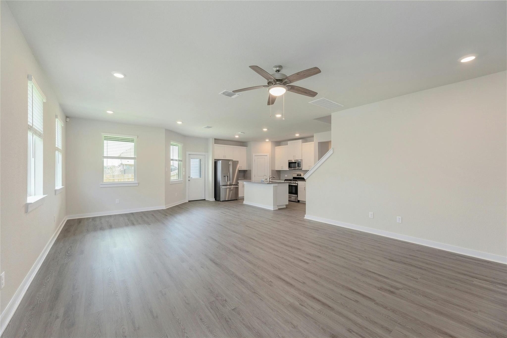 512 Clearlake Dr - Photo 5
