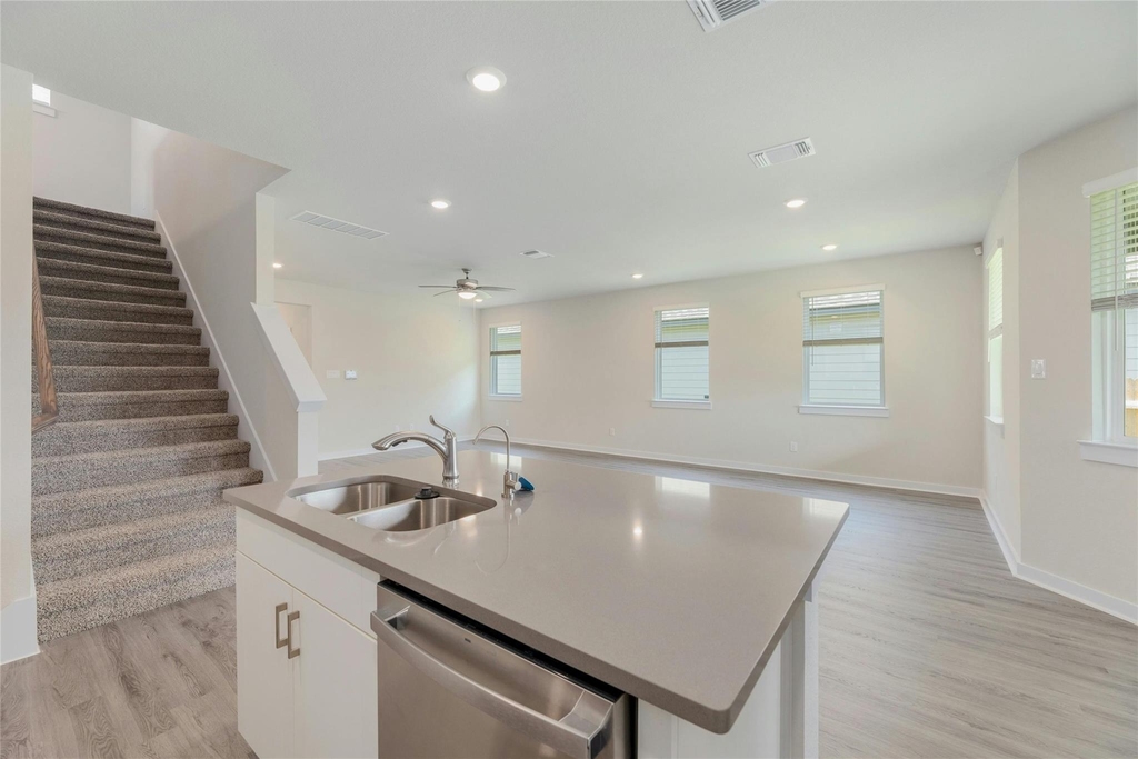 512 Clearlake Dr - Photo 12