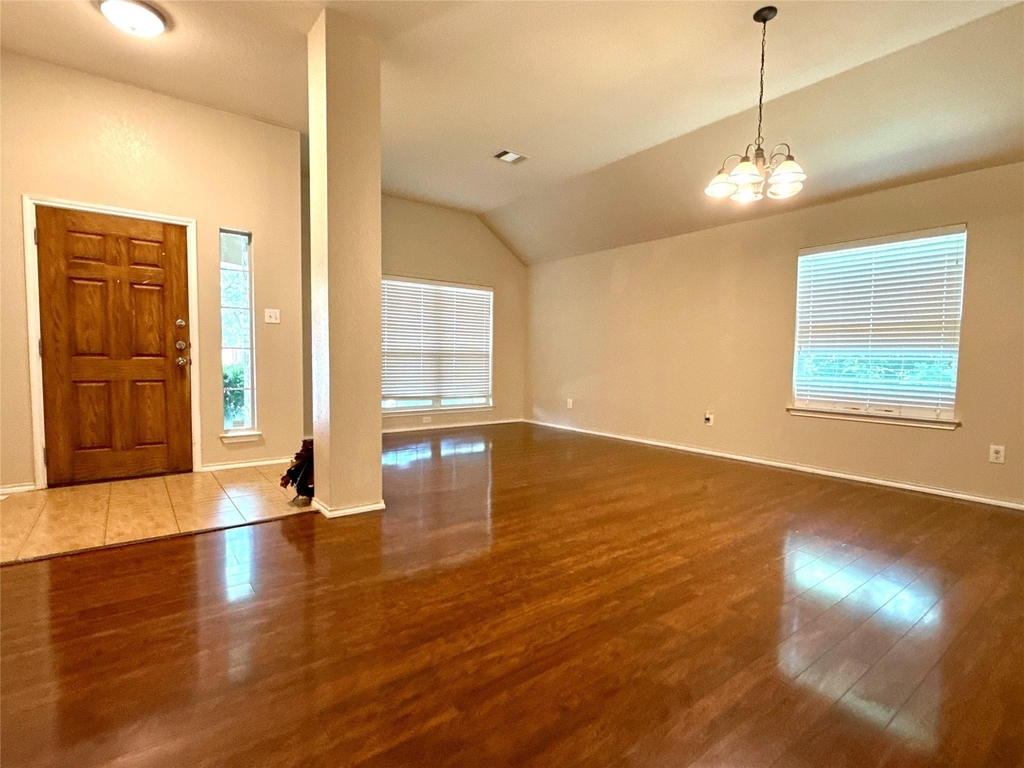1213 Rainbow Parke Dr - Photo 2