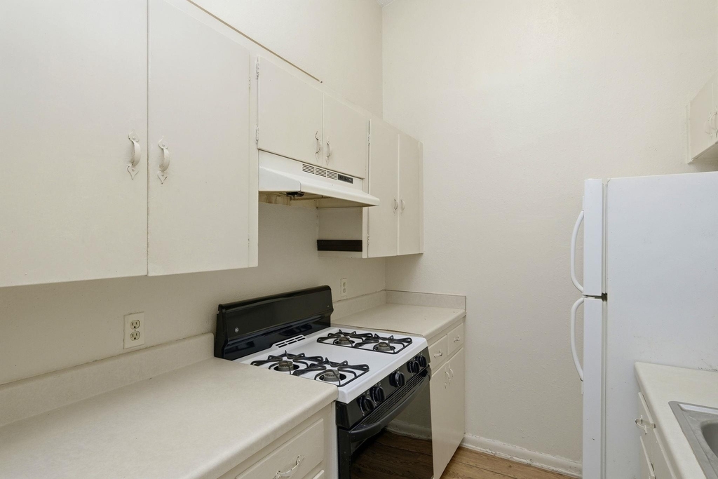 2314 Parker Ln - Photo 8