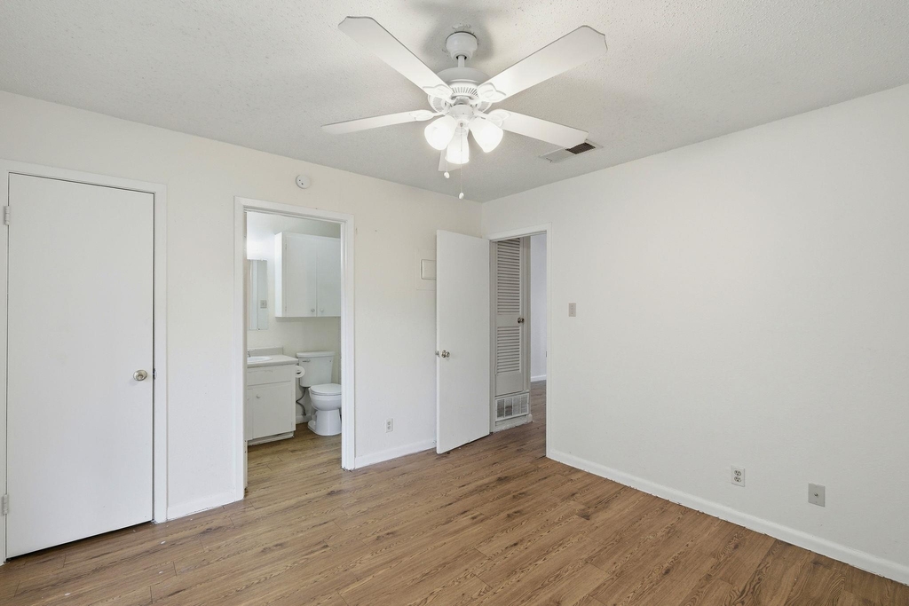 2314 Parker Ln - Photo 10