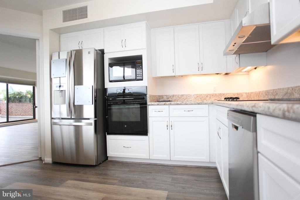 1015 33rd Street Nw - Photo 3