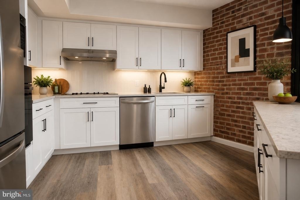 1015 33rd Street Nw - Photo 1