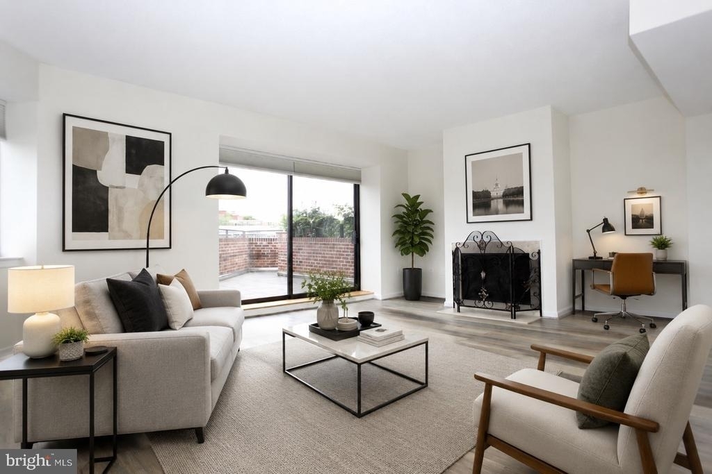 1015 33rd Street Nw - Photo 0