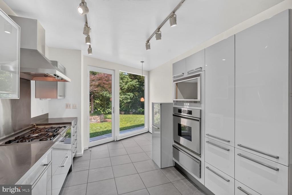 3113 45th Street Nw - Photo 17