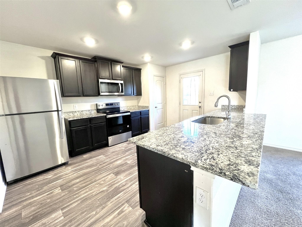 113 Sunnymeade Ln - Photo 1