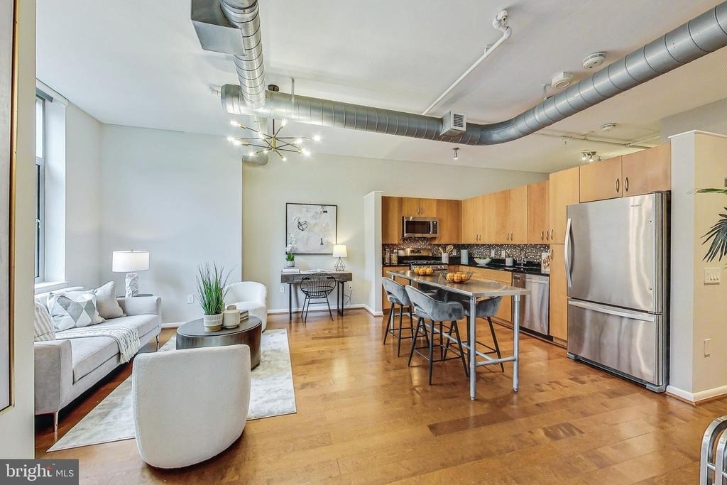 811 4th Street Nw - Photo 0