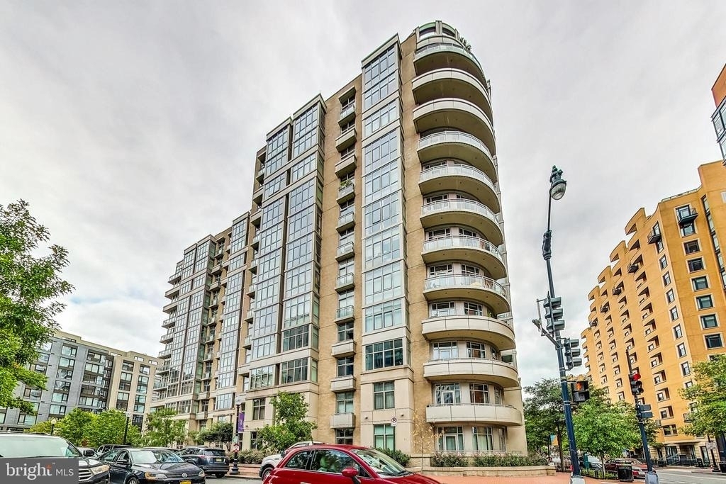 811 4th Street Nw - Photo 1