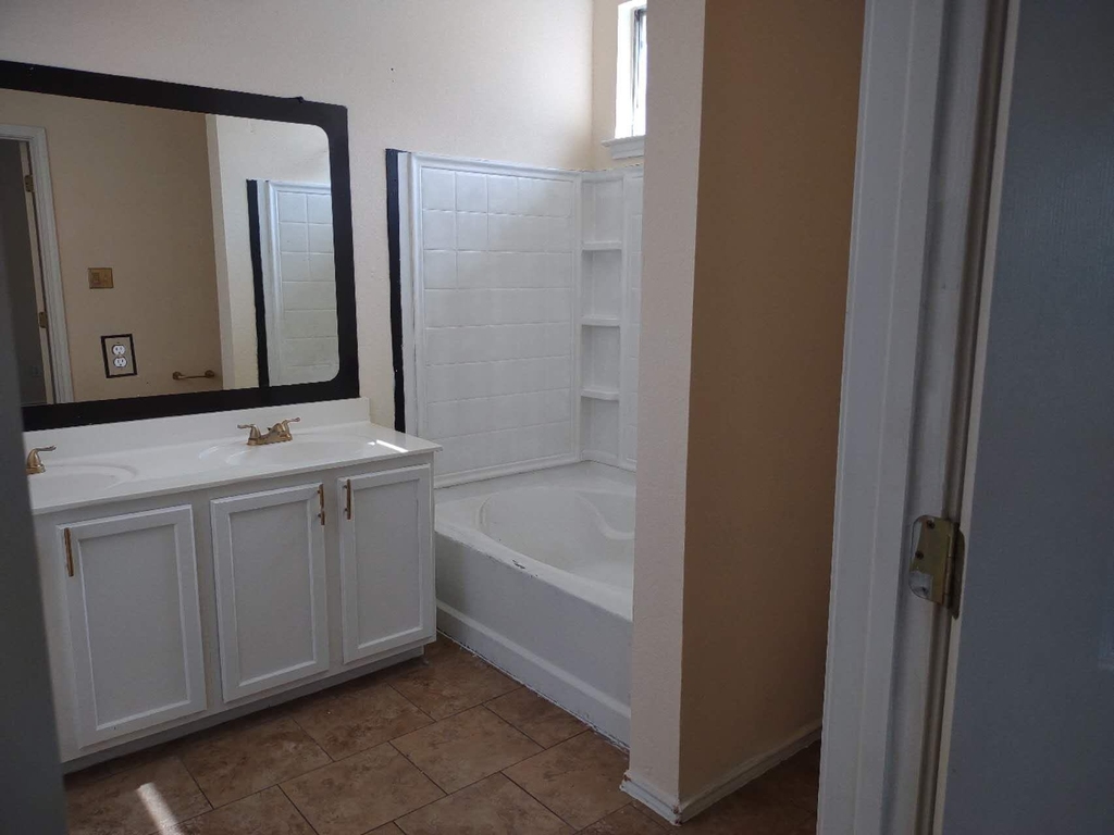 18208 Maxa Dr - Photo 22