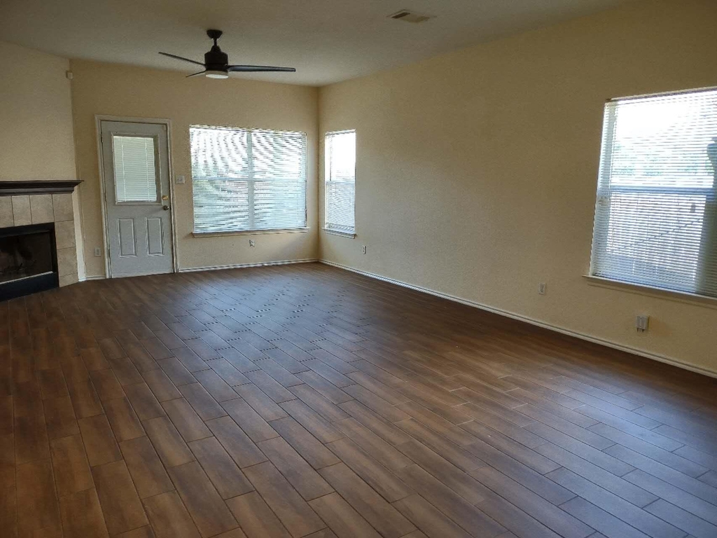 18208 Maxa Dr - Photo 14