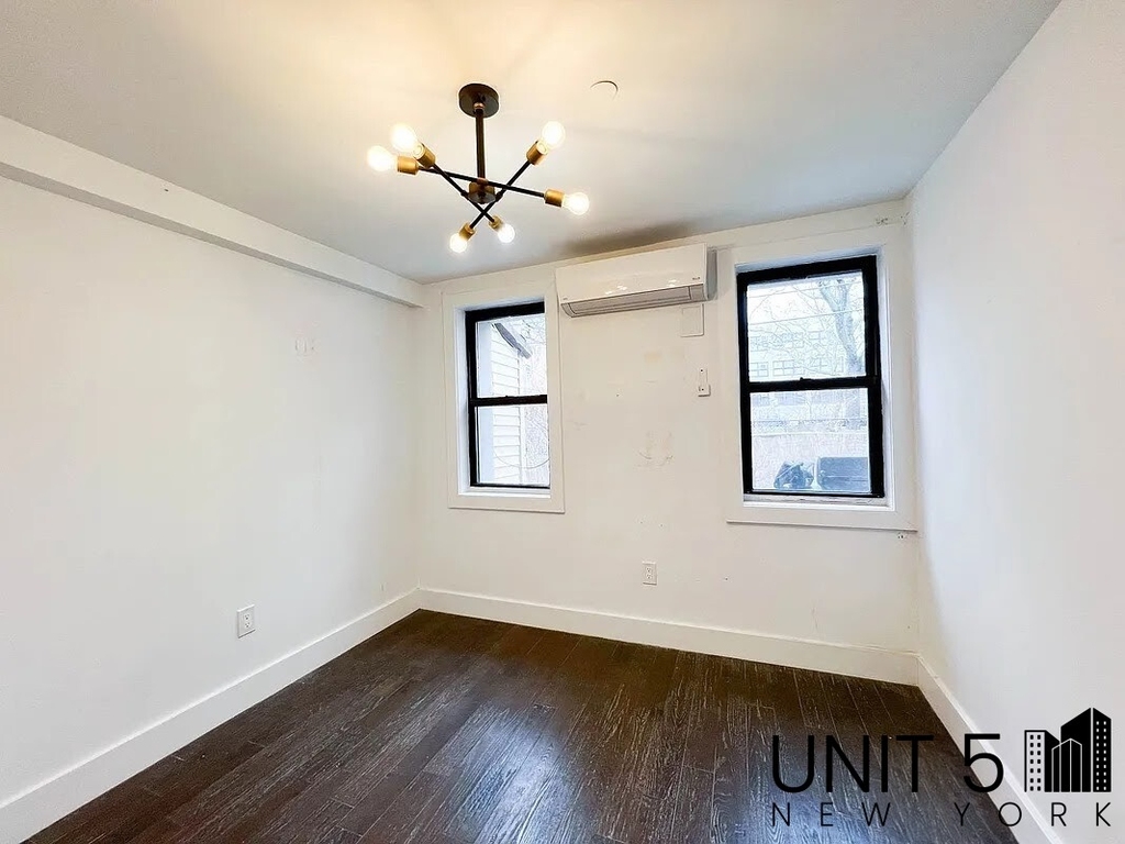 1114 Halsey Street - Photo 3